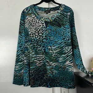 Beautiful blouse, all color greens